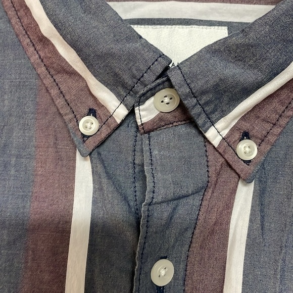 American Eagle size XXL blue,red, white strip long sleeve button down shirt - Picture 3 of 8
